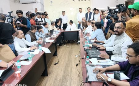 कांग्रेस के कंट्रोल रुम का पीसीसी चीफ कमलनाथ ने किया निरीक्षण