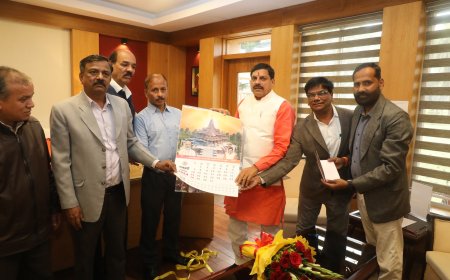 मुख्यमंत्री डॉ. यादव ने वर्ष 2024 के शासकीय कैलेंडर का विमोचन किया