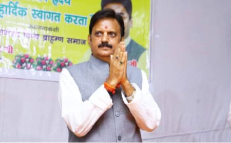 उप मुख्यमंत्री राजेन्द्र शुक्ला के शासकीय आवास पर रीवा की जनता का होता है अपमान