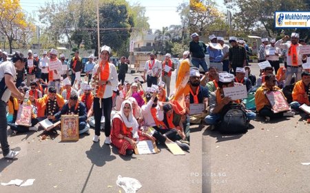 चयनित शिक्षकों ने बीजेपी कार्यालय के बाहर किया प्रदर्शन,सुंदरकांड का किया पाठ
