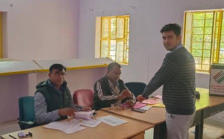 चुनाव ड्यूटी में लगे शासकीय कर्मचारी कहां डालेंगे वोट,निर्वाचन आयोग ने दी बड़ी सुविधा