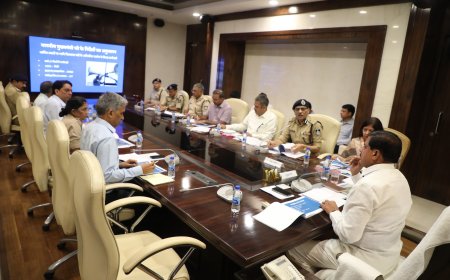 सड़क पर नमाज पढ़ी तो खैर नहीं,कानून व्यवस्था की बैठक में सीएम मोहन यादव ने अधिकारियों को दिया निर्देश