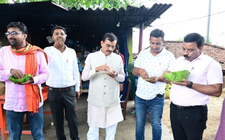 चुनाव प्रचार की ब्यस्तताओं के बीच दुमका में पकौड़ी का स्वाद लेते नजर आए बीजेपी प्रदेश अध्यक्ष वीडी शर्मा