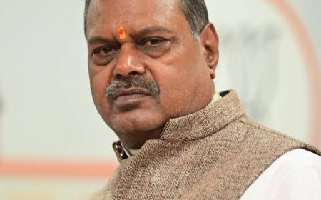 पतियों को अपने सामने और घर पर शराब पिलाएं पत्नियां,सामाजिक न्याय मंत्री नारायण सिंह कुशवाहा का अनोखा बयान