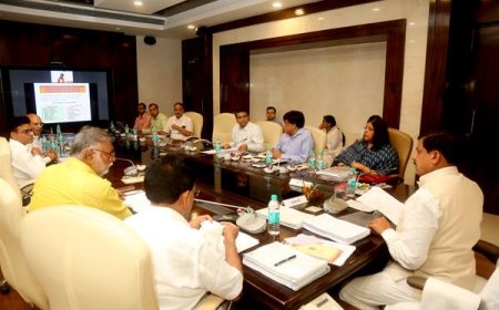 आदर्श ग्रामों के विकास के लिए पंचायतों को प्रोत्साहित करने का मुख्यमंत्री डॉ. मोहन यादव ने दिया निर्देश