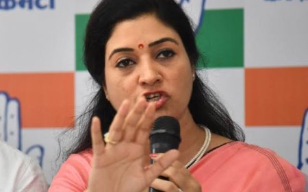 एमपी महिला कांग्रेस की बैठक में जूतम पैजार की नौवत,राष्ट्रीय अध्यक्ष अलका लांबा ने महिला नेत्री को दी धमकी,जमकर हुआ विवाद
