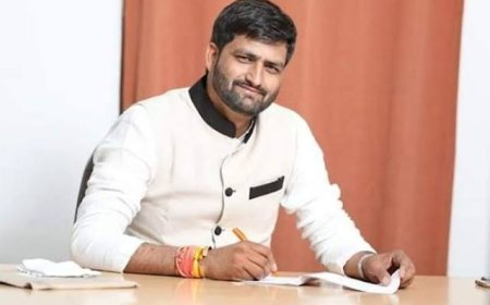 पूर्व विधायक कुणाल चौधरी को अजीबो गरीब सजा,कोर्ट उठने तक खड़ा रहने की सुनाई गई सजा