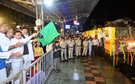 रीवा के लिए ट्रेन की सौगात,सीएम यादव ने हरी झंडी दिखा कर किया रवाना,सबनानी के प्रयास से मिली ट्रेन