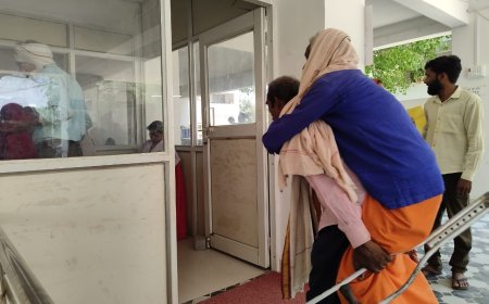 वेंटीलेटर पर त्योंथर का सिविल अस्पताल,मरीजों के लिए नहीं स्ट्रेचर की व्यवस्था