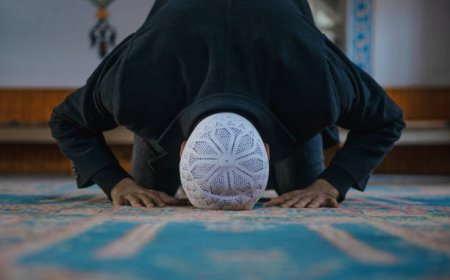 दिवाली से पहले टोपी छाप पत्रकारों नें नेताओं और राजनीतिक कार्यालयों में डाला डेरा,बगैर पैकेट लिए हटने को नहीं हो रहे तैयार