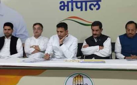 भाजपा के रास्ते चलेगी कांग्रेस,तीन साल में बदले जाएंगे जिला और ब्लाक अध्यक्ष,50 की उम्र वाले बनेंगे पदाधिकारी
