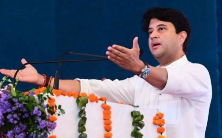 ज्योतिरादित्य सिंधिया ने कहा नेतृत्व कहता तो विजयपुर जाते चुनाव प्रचार करने,भाजपा प्रवक्ता ने कहा सिंधिया गए थे प्रचार करने-कौन सही कौन गलत
