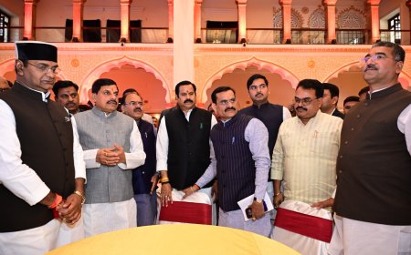 कुशाभाऊ कन्वेंशन सेंटर में सीएम डॉ. मोहन यादव और प्रदेश अध्यक्ष वीडी शर्मा ने लिया तैयारियों का जायजा