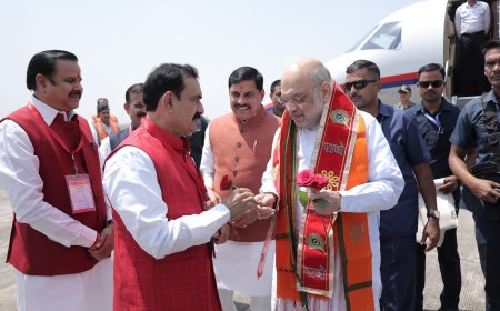 न होंठ हिले न शब्द निकले सिर्फ आंखों ही आंखों में दोनों नेताओं ने की बात