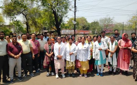स्वास्थ्य अधिकारी कर्मचारी महासंघ के पदाधिकारियों ने एनएचएम से की मुलाकात,उत्तर प्रदेश की तरह प्रदेश में सेवा लागू करने’ की उठाई मांग