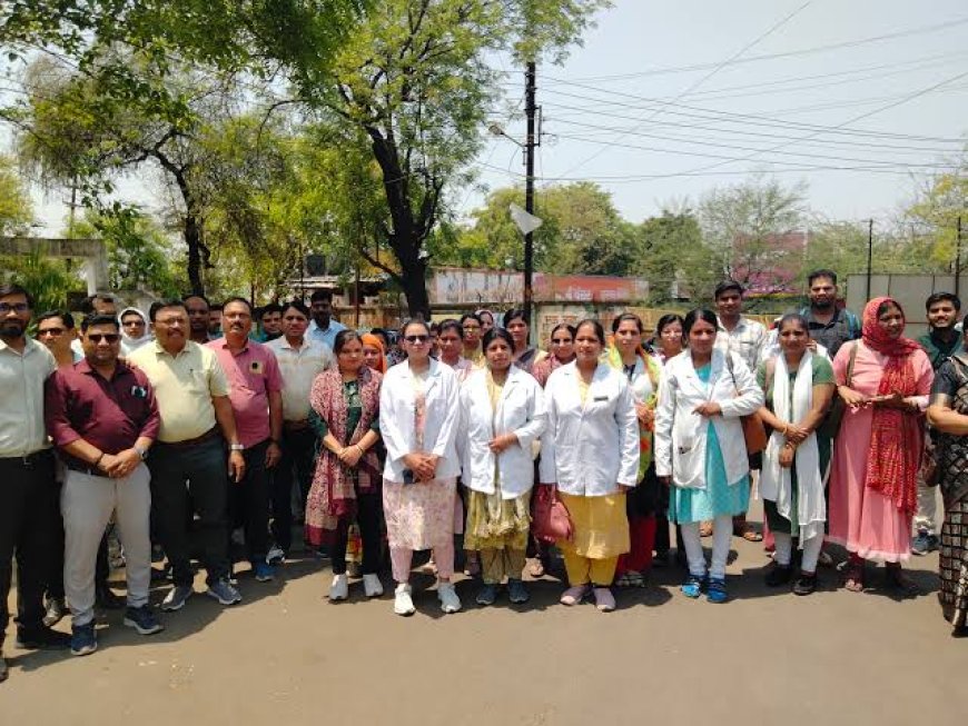 स्वास्थ्य अधिकारी कर्मचारी महासंघ के पदाधिकारियों ने एनएचएम से की मुलाकात,उत्तर प्रदेश की तरह प्रदेश में सेवा लागू करने’ की उठाई मांग
