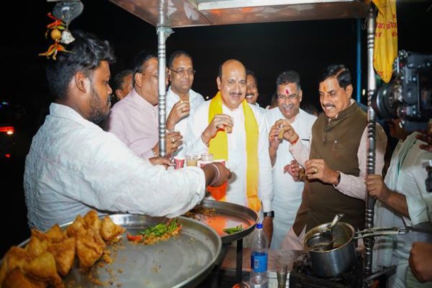 राह चलते सीएम ने चाय के ठेले पर ली चाय की चुस्की,दुकानदार से पूछा कितना कमा लेते होःपढ़िए मुखबिर पर खबर