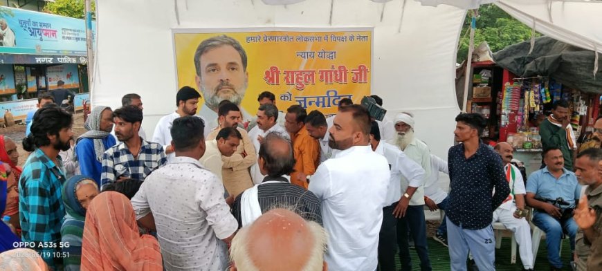 घंटो तक इंतजार कराने के बाद पहुंचे कांग्रेस अध्यक्ष पटवारी,मीडिया ने किया बहिष्कार