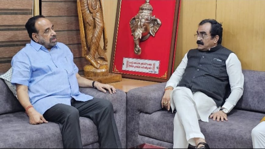 'उपेक्षाओं' के बीच अपेक्षा का रिस्ता क्या कहलाता है,तस्वीर खुद बयां करती है भाजपा नेताओं की मजबूरी