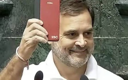 जिस संस्था ने कांग्रेस को 50 साल से ज्यादा सत्ता में रखा उसी संस्था के खिलाफ 'वोट चोर-गद्दारी छोड़' अभियान चलाएगी कांग्रेस