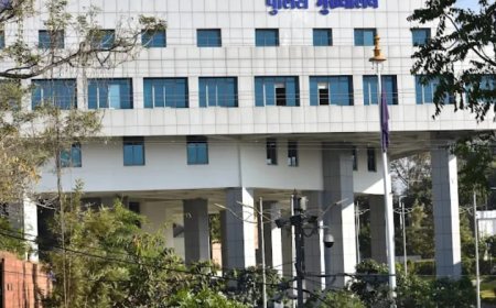 दो पुलिस कर्मियों के खिलाफ दर्ज हुई FIR के बाद दहसत में अन्य पुलिस कर्मी और अधिकारी