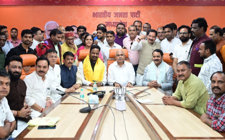 भाजपा अध्यक्ष ने गुपचुप तरीके से बुलाई बैठक,डैमेज कंट्रोल कर पूर्व और वर्तमान पदाधिकारियों को मिल कर कार्य करने को कहा