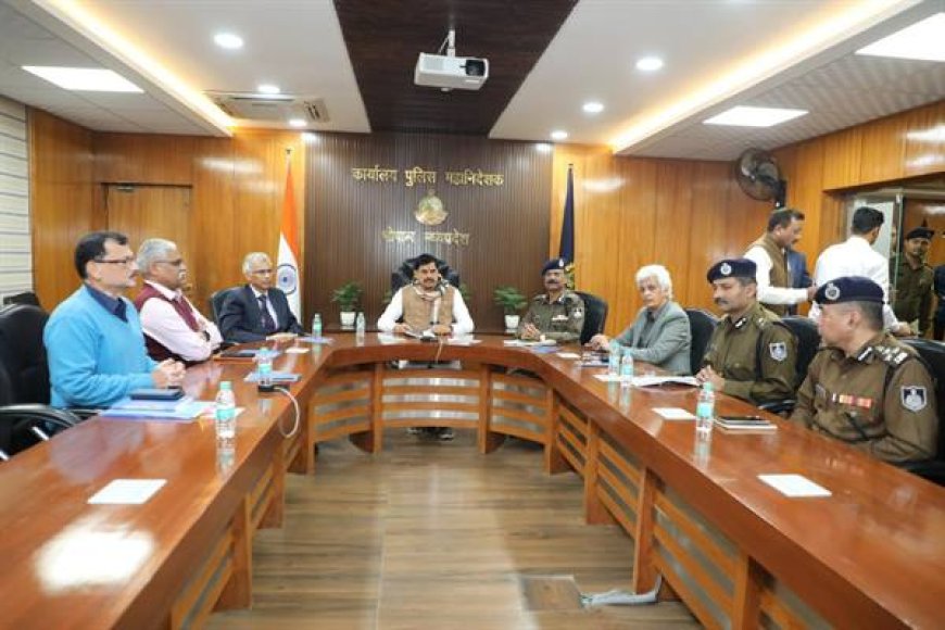 सीएम यादव ने पुलिस अधिकारियों की क्लास लगाते हुए एसपी को किया लाइन अटैच