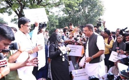 'नुक्कड़ नाटक' का केन्द्र बिन्दु बना मप्र विधानसभा जहां निशुल्क देखने को मिलता है 'नाटक'