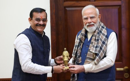 बीजेपी के पूर्व अध्यक्ष वीडी शर्मा की केन्द्रीय नेताओं से मुलाकात ने सियासी सिहरन के बीच बढ़ी 'गर्मी'