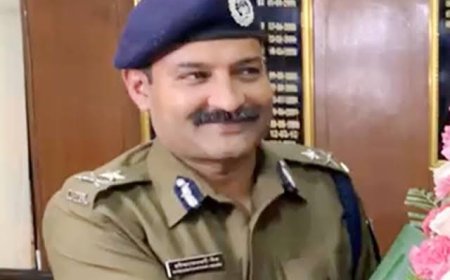 रील देखने पर 'पुलिस' को लगा 500 रुप में का जुर्माना नदारत रहने पर दो के खिलाफ निलंबन की कार्रवाई
