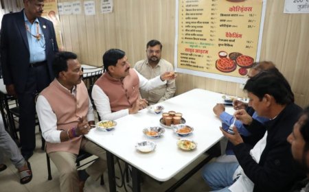 'मौसा' की पराठा दुकान में सीएम यादव ने पोहा और जलेबी का लिया स्वाद