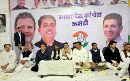 भाजपा के रास्ते चलेगी कांग्रेस गांव में रात्रि विश्राम कर जनता से करेगी संवाद वोट चोरी पर न्यायालय जाने की तैयारी
