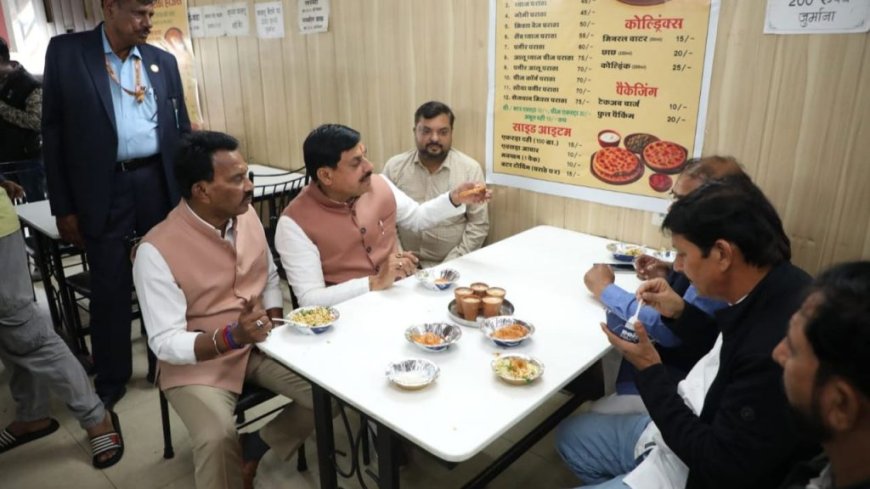 'मौसा' की पराठा दुकान में सीएम यादव ने पोहा और जलेबी का लिया स्वाद