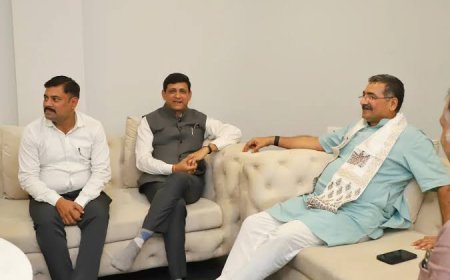 पहले इंदौर फिर दिल्ली में बजा 'घंटा' पुष्यमित्र भार्गव और कैलाश विजयवर्गीय को लगी फटकार मकर संक्रांति के बाद फिर सुनाई देगी गूंज