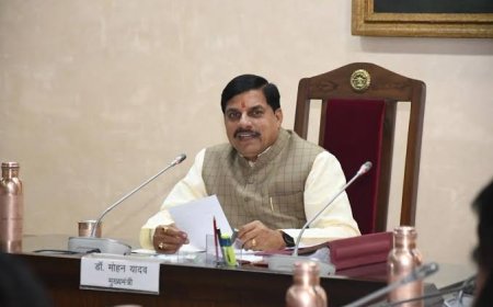 'डॉक्टर' के राज में मौत के बढ़े आंकड़े 'घंटे' की गूंज के बीच सवर्णों पर लगातार की गई अभद्र टिप्पणी 'इलाज' करने में नाकाम रही सरकार