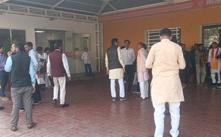 हितानंद शर्मा की बिदाई के बाद बढ़ी बीजेपी कार्यालय में कार्यकर्ताओं की सक्रियता 'कोरग्रुप' की बैठक भी है प्रस्तावित