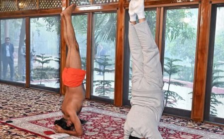 योग के राजा 'शीर्षासन' से प्रदेश के 'राजा' बनने में 'शीर्षासन'  का योगदान