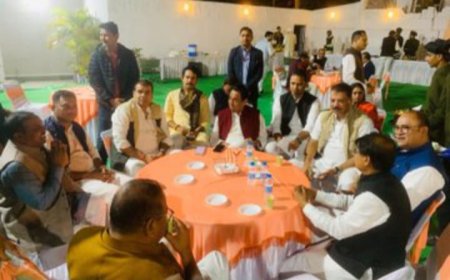सियासी पिच से 'क्लीनबोल्ड' हो चुके कमलनाथ ने डिनर की टेबल पर कांग्रेस विधायकों को दिया गुरु मंत्र