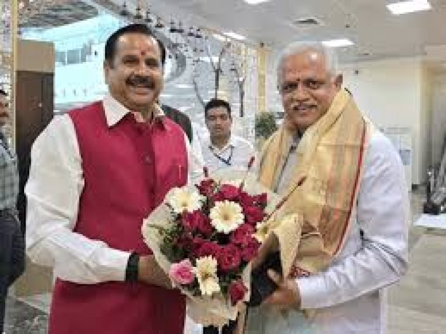 भाजपा में क्या होने वाला है- दिल्ली में सीएम और भोपाल में 'संतोष' कुछ तो खिचड़ी पक रही है?