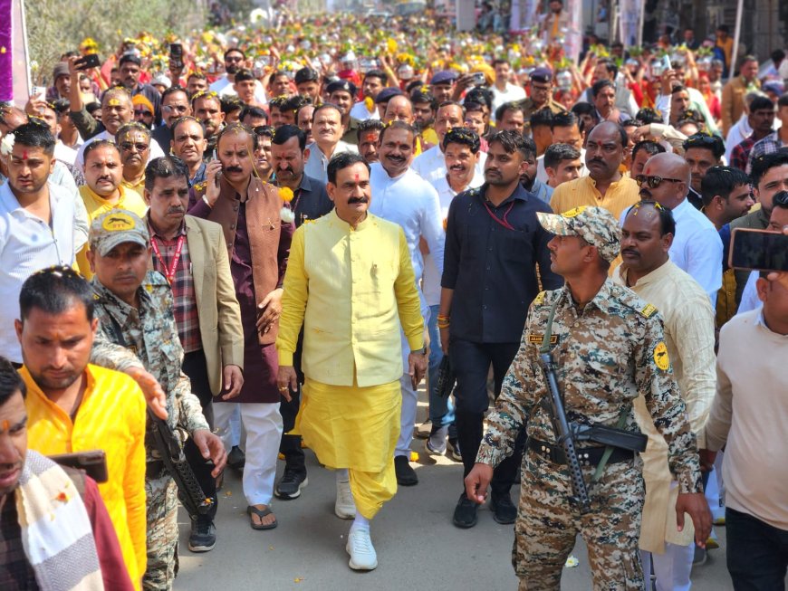 डबरा में कलश यात्रा के साथ शुरु हुआ दस दिवसीय प्राण प्रतिष्ठा समारोह पूर्व गृह मंत्री नरोत्तम मिश्रा ने किया भक्तों का स्वागत