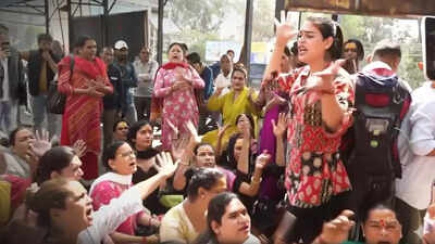 भोपाल में किन्नरों पर धर्म बदलने का दबाव य गद्दी की लड़ाई अब सड़क पर आई पढ़िए मुखबिर