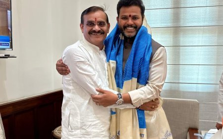 पूर्व अध्यक्ष वीडी शर्मा ने केंद्रीय उड्डयन मंत्री के आर नायडू से भेंट कर खजुराहो में हवाई कनेक्टिविटी को और मजबूत करने का आग्रह किया