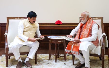 पीएम मोदी से नज़रें चुराते नजर आए सीएम मोहन यादव मुलाकात के बाद निकाले जा रहे मायने