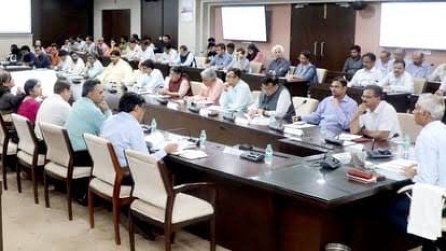 मुख्य सचिव अनुराग जैन ने क्यों कहा कि मैं 'चीफ कम्प्लेंट ऑफिसर बन गया हूं' पढ़िए मुखबिर पर खबर