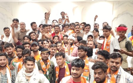 दतिया में उपचुनाव की आहट के बीच सैकड़ों की संख्या में कांग्रेस कार्यकर्ताओं ने थामा भाजपा का दामन