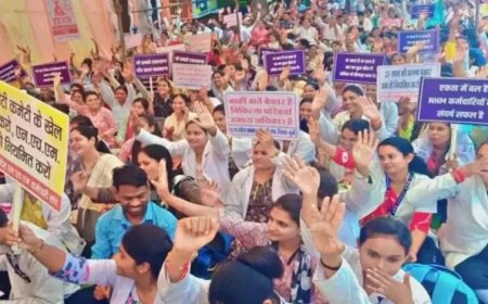 NHM संविदा कर्मियों की हड़ताल से बीमार हुई स्वास्थ व्यवस्था लेकिन सरकार तबादलों में मस्त जनता के स्वास्थ की नहीं फिक्र