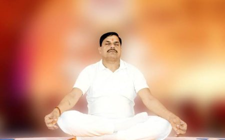 सीएम के पास फोन आना बीच कार्यक्रम में 20 मिनट तक बात करना और अगले दिन हिल स्टेशन जाकर 'मेडिटेशन' का सहारा लेना आम बात तो नहीं