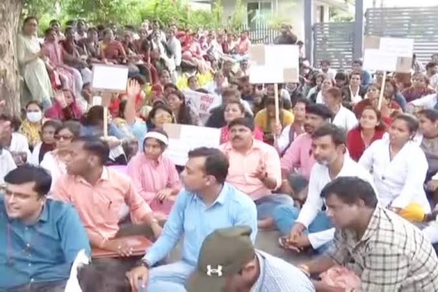 संविदा स्वास्थ कर्मियों में फूट डाल कर आंदोलन खत्म करने का हो रहा प्रयास जहां नहीं मान रहे वहां नौकरी का दिखाया जा रहा डर