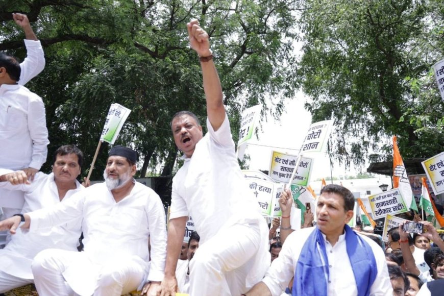 कांग्रेस नेता कहते हैं 'देश की रक्षा हम करेंगे-हम करेंगे' ये वही नेता हैं जो खुद के उम्मीदवार की रक्षा नहीं कर पाए