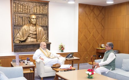 आंखों का डायरेक्शन बता रहा है कि रजनीश अग्रवाल अमित शाह की नजर में क्या मायने रखते हैं